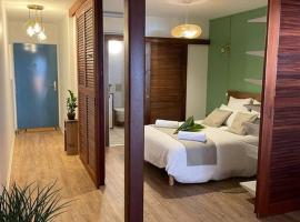 KARUK'IDîLE-Appartement Vue Mer - Plage à 200m, hotel cu parcare din Gourbeyre