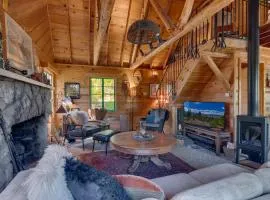 Falcon's Rest - Ski and Summer Cabin in The Heart of North Lake Tahoe- Gas Fireplace