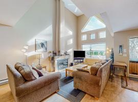 SnowCrest Village, Unit 5A, hotel en Big White