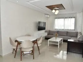 Lovely Apartment With Pool & Gym