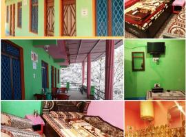 Bajwal Home-Stay & Guest-House, hotel con parcheggio a Sari