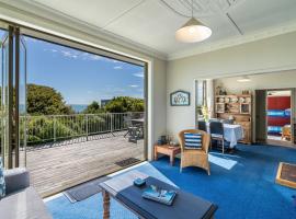 Beachhouse View, cottage in Riverton