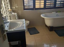 Queens and king2, apartment in Pinetown
