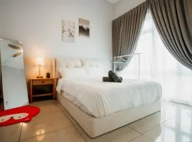 Mount Austin Muji Style 4 pax Deluxe Room by Our Stay