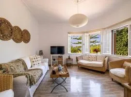 Théa Lassi 2 bedroom apartment, Garden level