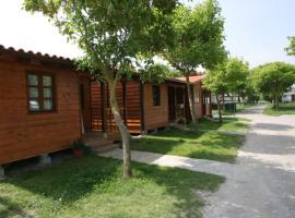 Bungalows Costa San Juan, camping resort en Soto de la Marina