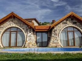 Amazing Stone House with Private Pool in Iznik, üdülőház İznikben