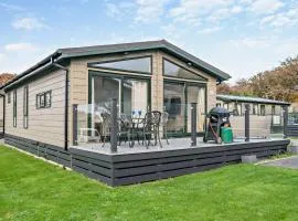 Belvedere Lodge, Shorefield Country Park, Shorefield Rd, Milford on Sea, Lymington SO41 0LH