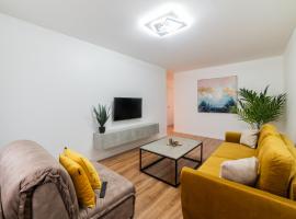 A.P. Yellow Apartment, cheap hotel in Šiauliai