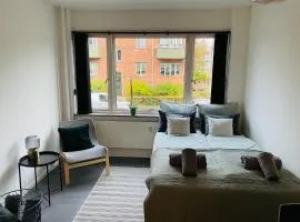 INACTIVE Cozy & Modern Studio by Metro Station