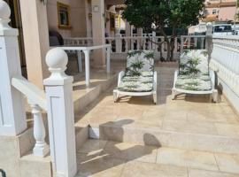 Villa San Jose II Townhouse, holiday home in Cabo Roig