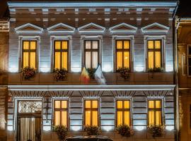 CASA CHITIC - HOTEL & RESTAURANT- Str Nicolae Balcescu 13，布拉索夫的飯店