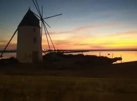 The beach is close but quiet and not noisy Casa reformada cerca de la playa, hotel de playa en San Pedro del Pinatar