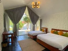 The Cliff Resort Kushma - 57 km from Pokhara