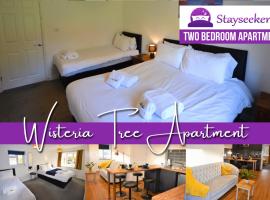 Wisteria 2 bed House - STAYSEEKERS, hotel with parking in Salisbury