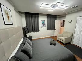 Downtown Albany 1 Bed + Workstation @ Maiden Lane, apartemen di Albany