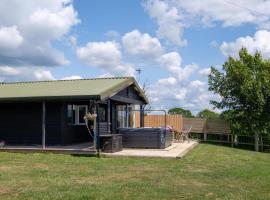 Ash Lodge - Exclusive Lodge with Hot Tub and stunning views, cabin in Bradpole
