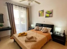 Cozy Poolside Apartment