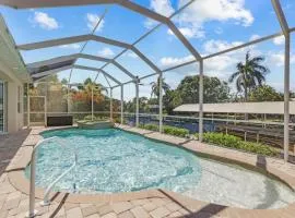 Luxury Waterfront Direct Gulf access - Walk to Beach & Bikes - Villa Coral Mist - Cape Coral