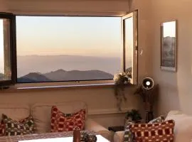 Luxury and newly refurbished 3 bedroom apartment next to the slopes including indoor parking