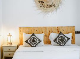 Dar Sultana Guesthouse Surf Morocco, riad em Tamraght Ou Fella