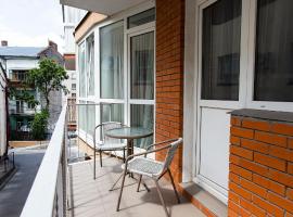 Центр. Вул. Родини Барвінських, hotel com spa em Ternopilʼ