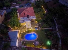 Villa Afrodite! 3 bedrooms & private pool, hôtel à Kalamitsi Amygdali