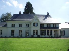 Manoir de l'As de Trèfle, romantikus szálloda Isneauville-ben