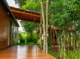 Caravaggio Container Inn (7 min d Caminho d Pedras)