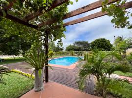 Casa dos Arcos, hotel con piscina en Gueima