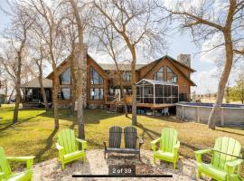 Private Lakefront Sanctuary, hotel with parking in Matlock