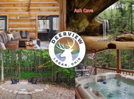 Deerview Cabin by Wanderlust Properties, хотел с паркинг в Лоуган