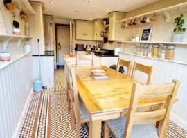 Jackdaw Cottage-Beautiful Cottage, Town Centre, villa i Wimborne Minster