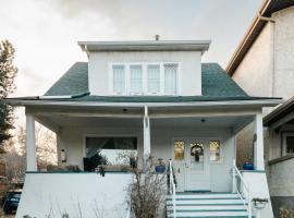 Quaint & Cozy Accommodation, hotel in Edmonton