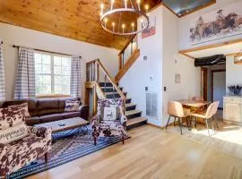 Modern-Rustic Love Cabin in Cosby Deck and Grill