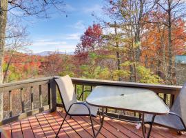 Cozy Hope Cabin Vacation Rental in Cosby with View, hotel i Cosby