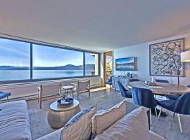 Luxurious Lakefront Condo with Lake Views in Brockway Springs Resort Close to Slopes, hotel in Kings Beach