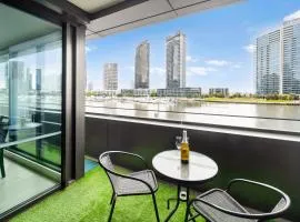 Melbourne Docklands Riverside Views