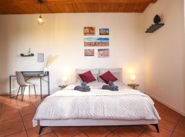 Velluto Suite Apartment, viešbutis mieste Kalderara di Renas