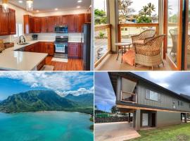 Oceanfront Family Retreat - Views, Wi-fi & A/C, holiday home in Kaaawa
