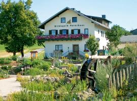 Hildegard Naturhaus, hotel con estacionamiento en Kirchberg bei Mattighofen