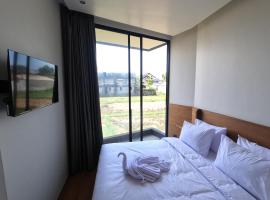 The Fields Hotel and Apartment, hotel sa Seminyak