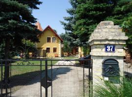 Prenoćište Vila Stara Breza, guest house in Palić