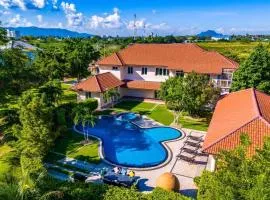 Luxurious 6 Bedroom Mansion Close To Beach CAS