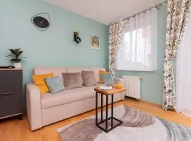 Subtle and Cosy Studio with Furnished Balcony in Gdańsk by Noclegi Renters