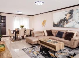 Fourways 3beds apartment، فندق في Chartwell