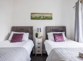 Bright & Sunny 2BR Near Westcliff Beach & High St by Everhome Ltd