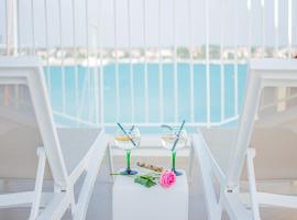 Apartment seafront Umag center old town seaview 4, hotel din Umag
