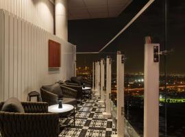 Radisson Dubai Damac Hills, hotel near Dubai Studio City, Dubai