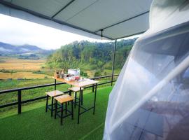 สวนไร่รุ่งอรุณ, luxury tent in Ban Na Pa Paek